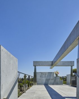 天光十字架 · 日本教堂墓地的抽象重生丨Takeshi Hosaka Architects