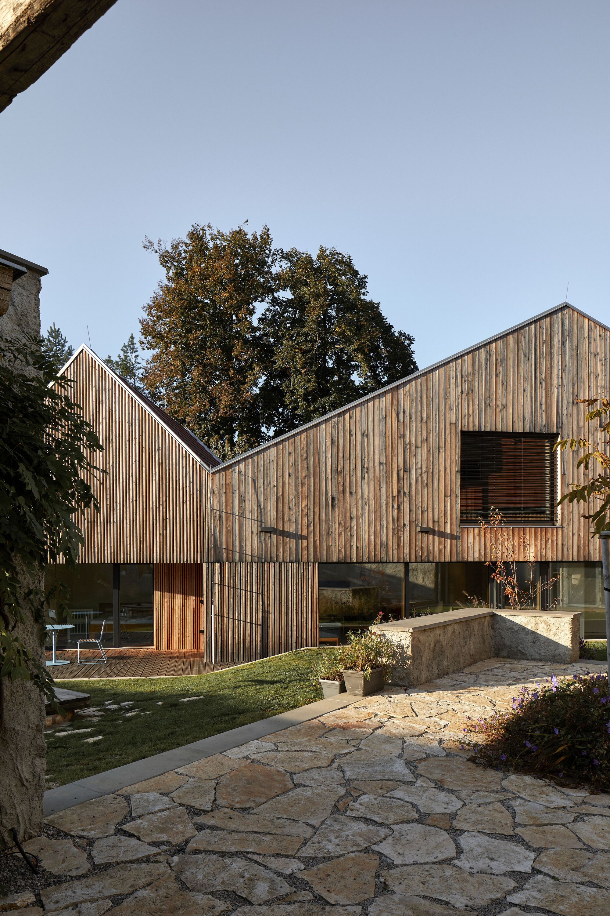 带有旧磨坊的新房子丨斯洛伐克特伦钦丨RDTH architekti-13