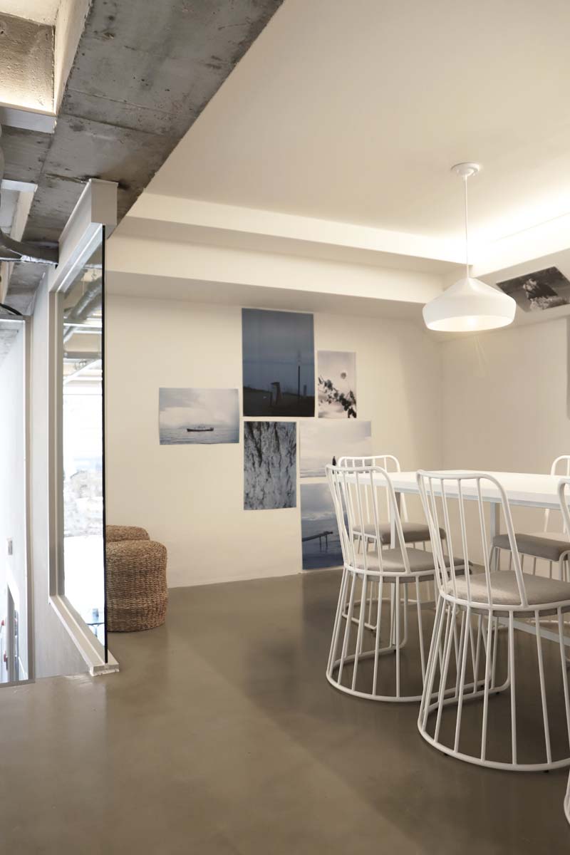 极简时尚的实拉咖啡馆-4