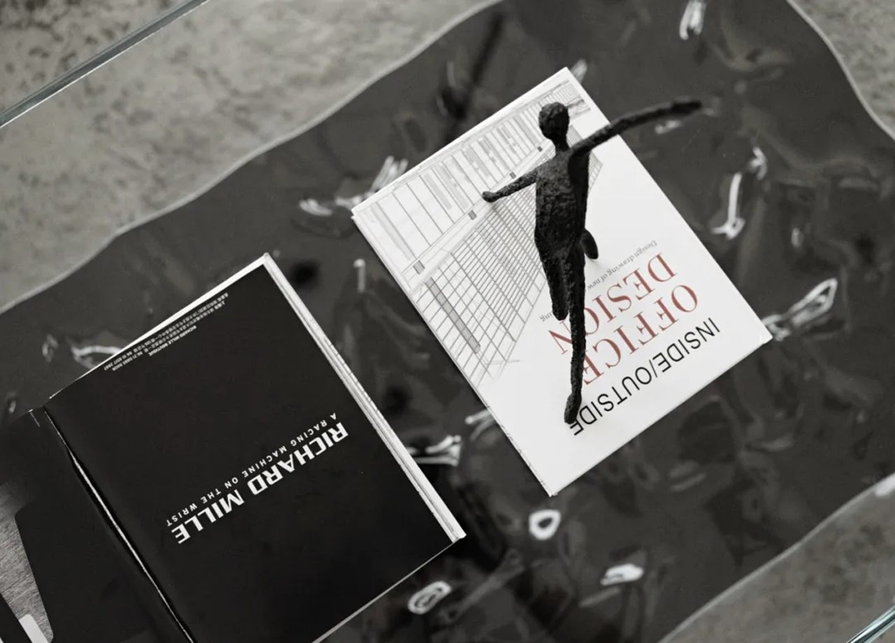 星河山海半岛顶层会所 | 黑与白的极简平衡之道-60