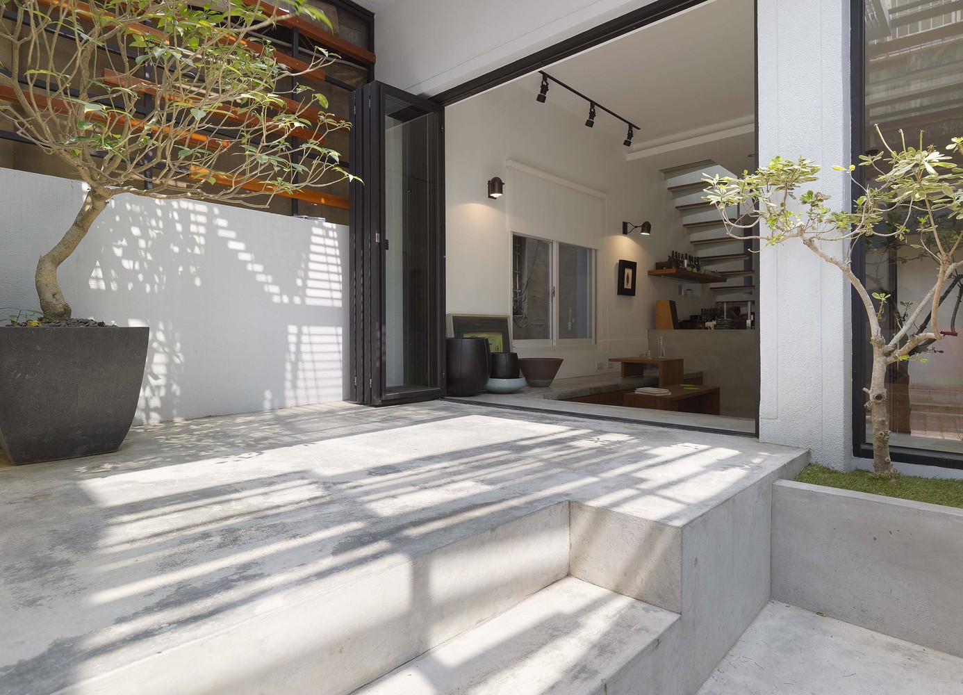 阳光折射的“光与影”之家-50