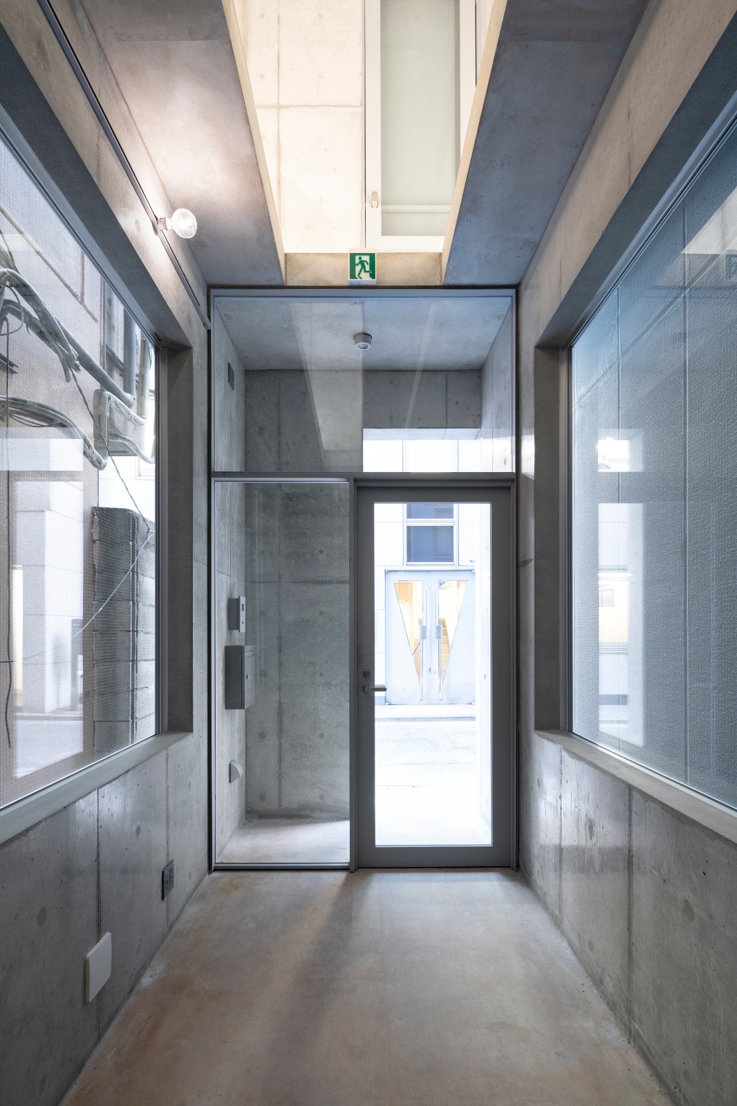 东京银座极简住宅,巷弄间的天空之光-21