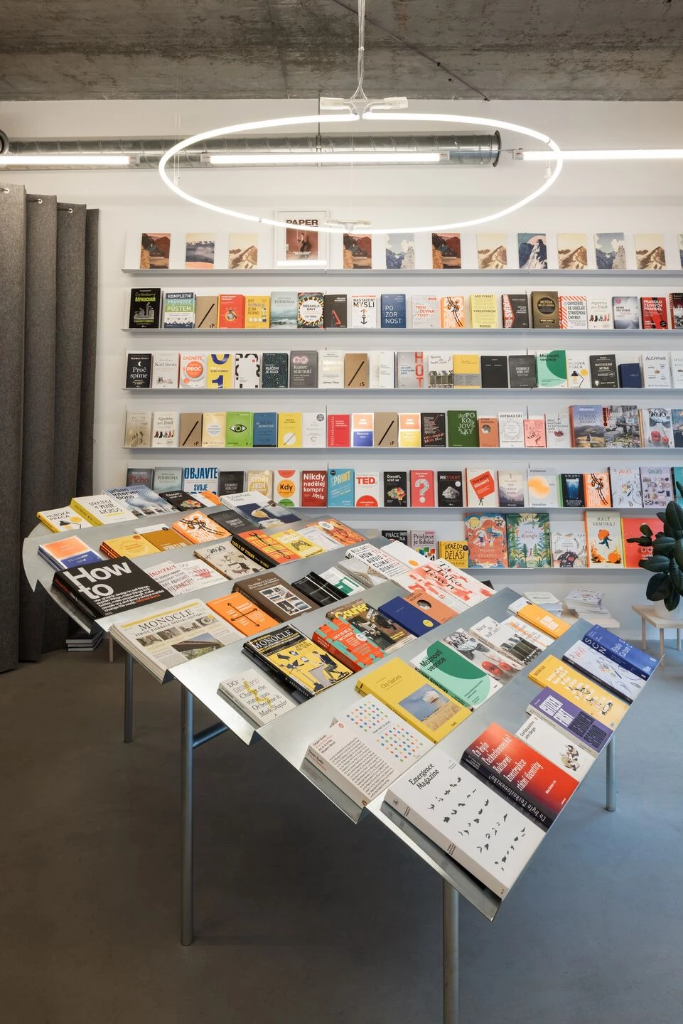 BROT 书店丨斯洛伐克布拉迪斯拉发丨Grau Architects-8