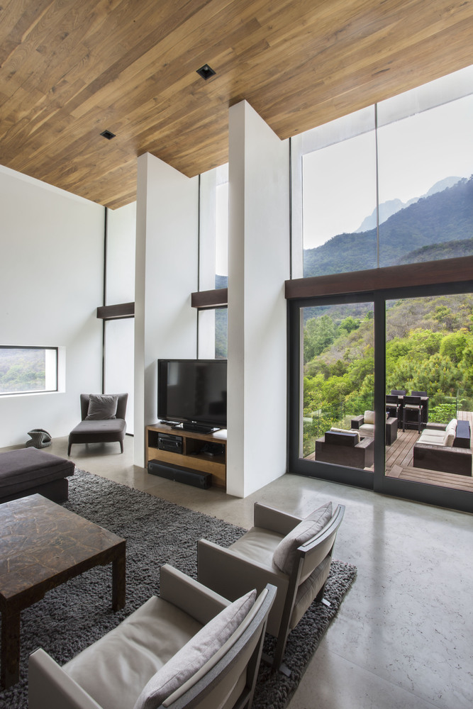 墨西哥山间混凝土住宅的透明与渗透-44