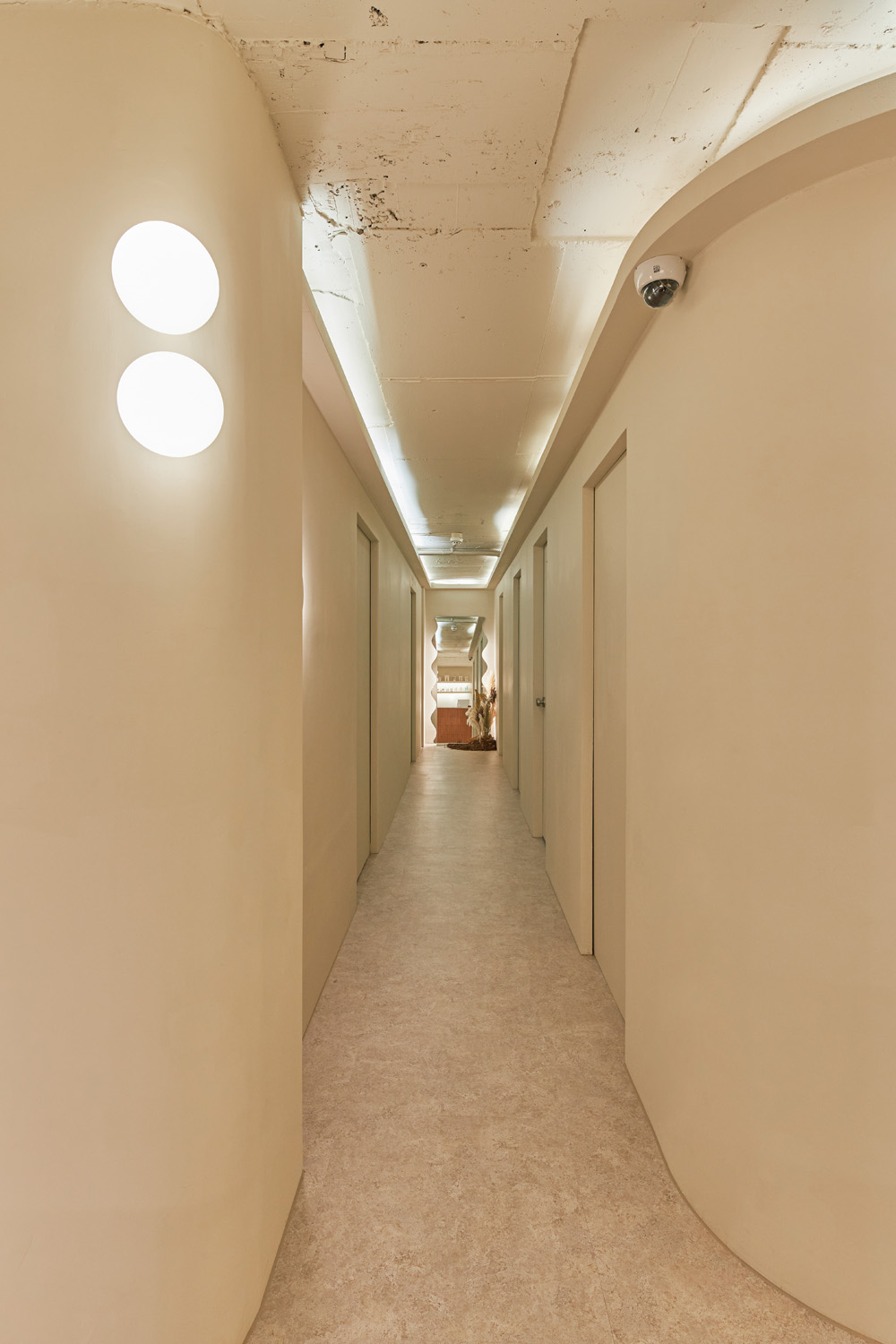 30 平米高级 SPA 店，白色与原木的精致空间-11