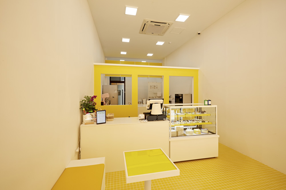 柠檬色点睛，12 平米咖啡厅的活力设计-4