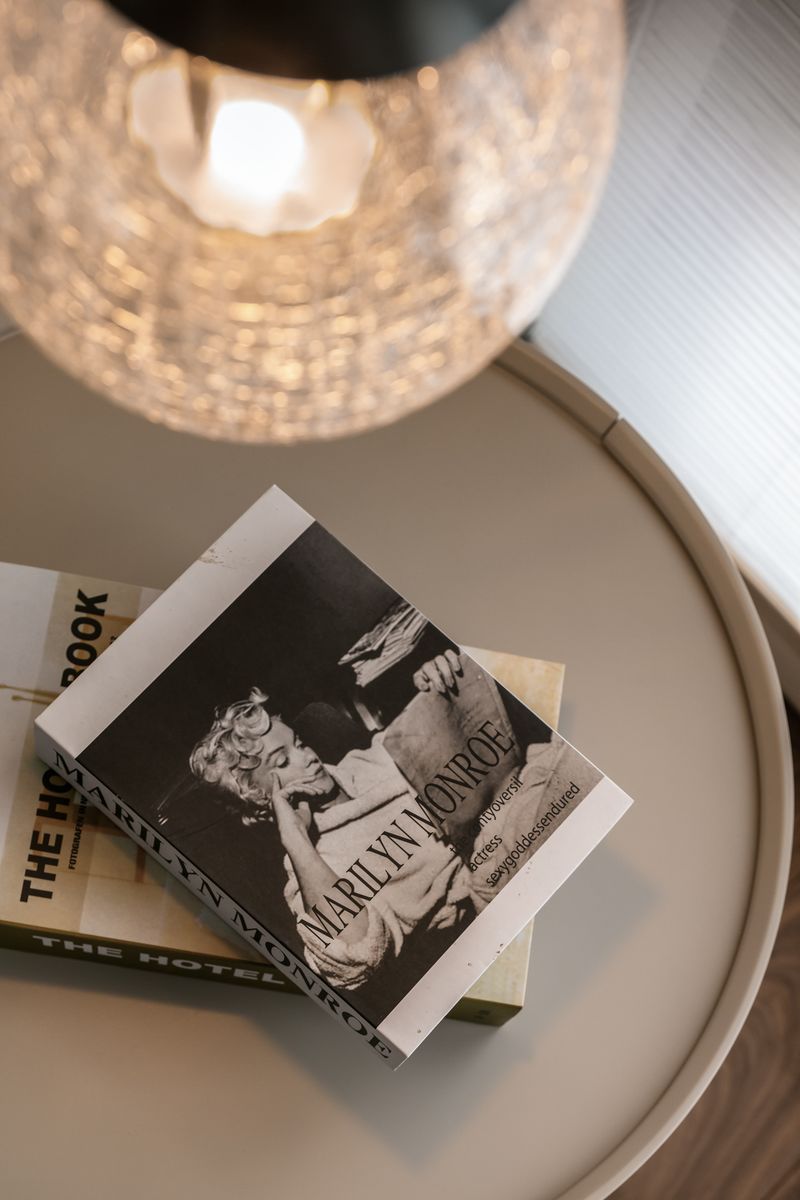 现代简约山语清晖，乐高模型与石材质感的空间对话-45