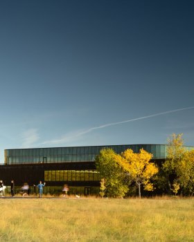EMIT 总部大楼丨美国谢里登丨CLB Architects