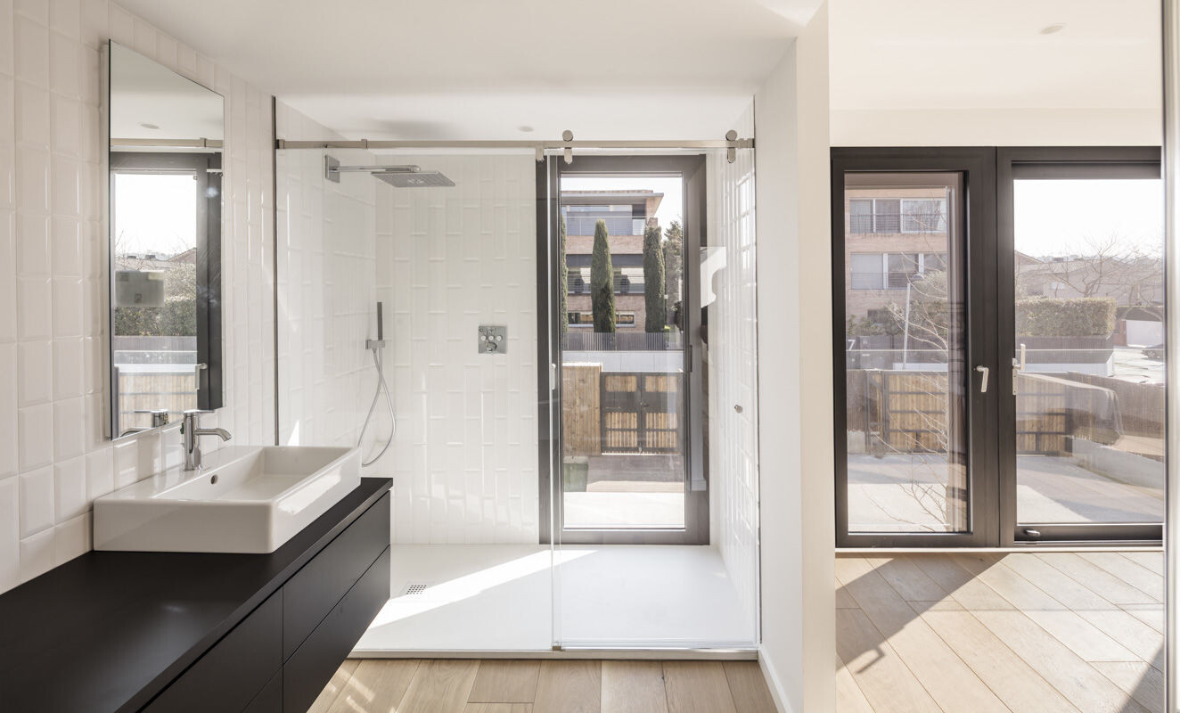 白色光影盛宴——巴塞罗那 Casa Bialps 别墅设计-25