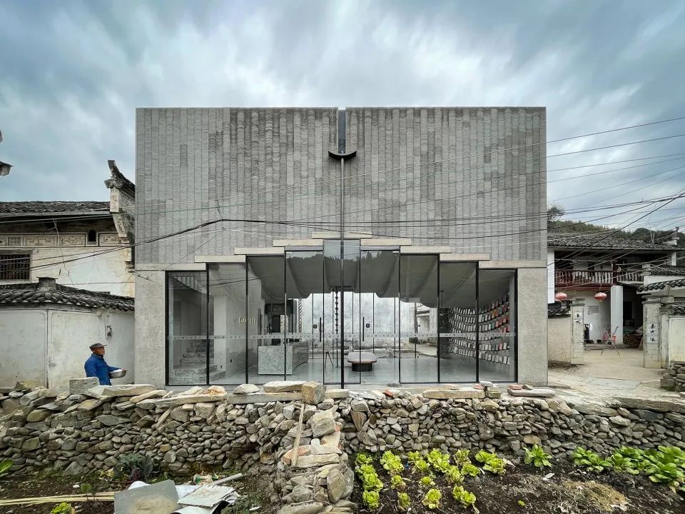 桥廊:上海三联书店·黄山桃源店丨中国黄山丨来建筑设计工作室-23