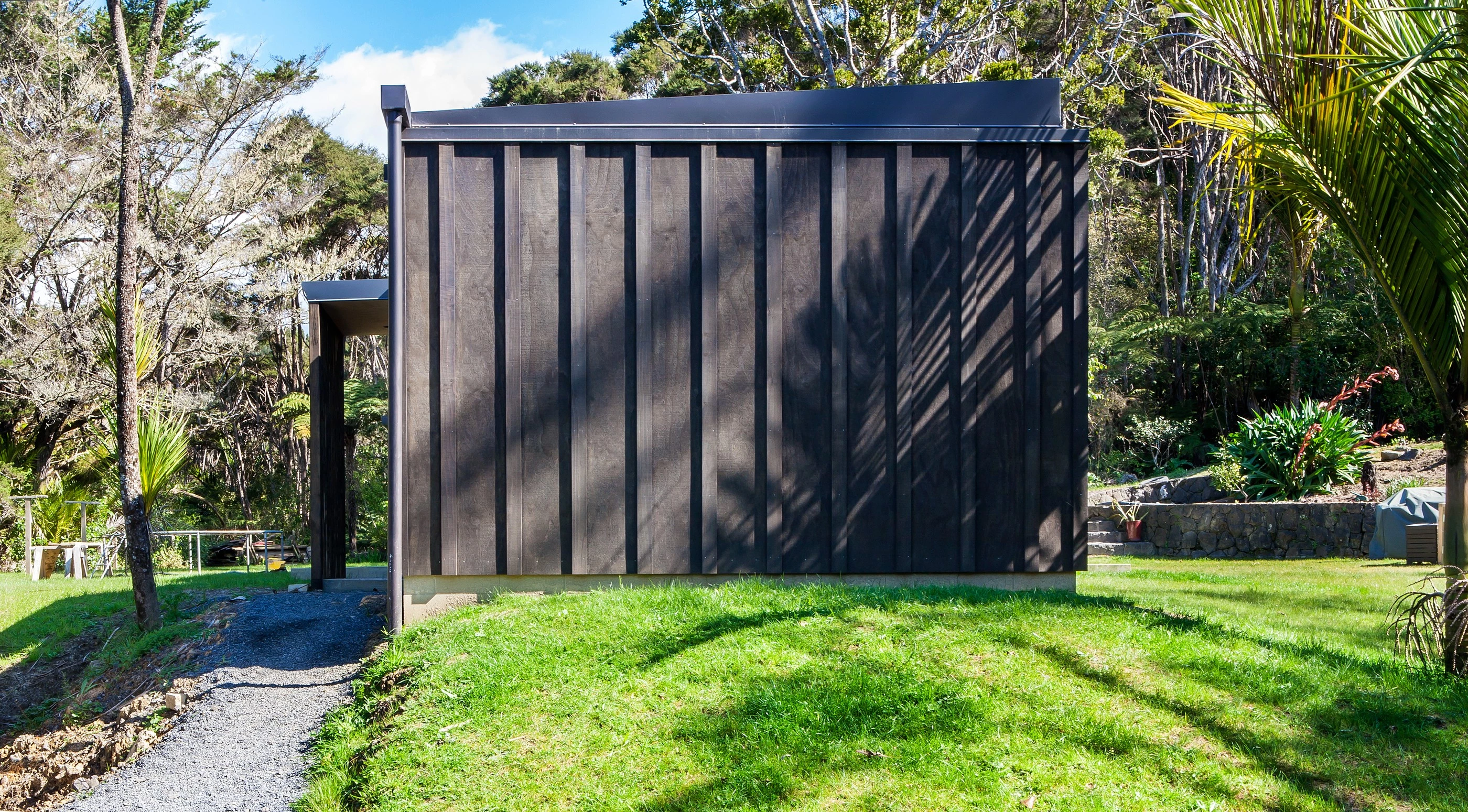 新西兰 Titirangi 家庭度假屋 | Dorrington Atcheson Architects 的极简空间-12