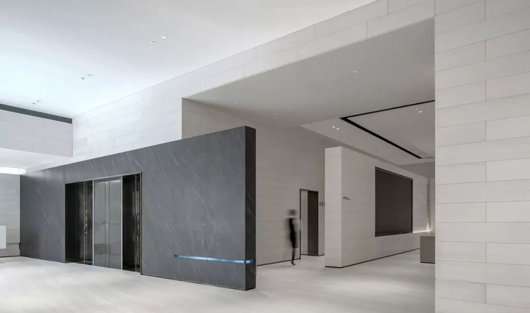 融创·云玺湾体验中心 | 水波荡漾的沉浸式空间设计-8