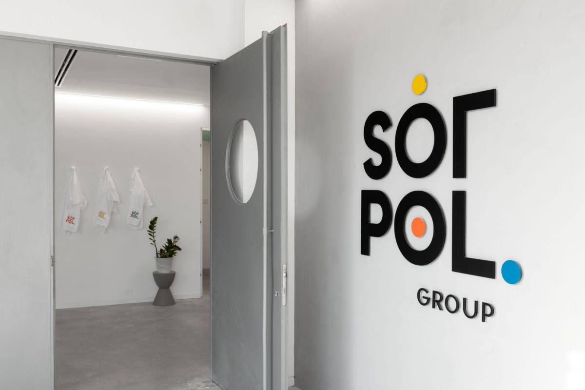 多彩集装箱,打造 Sorpol Logistic Center 办公室-7