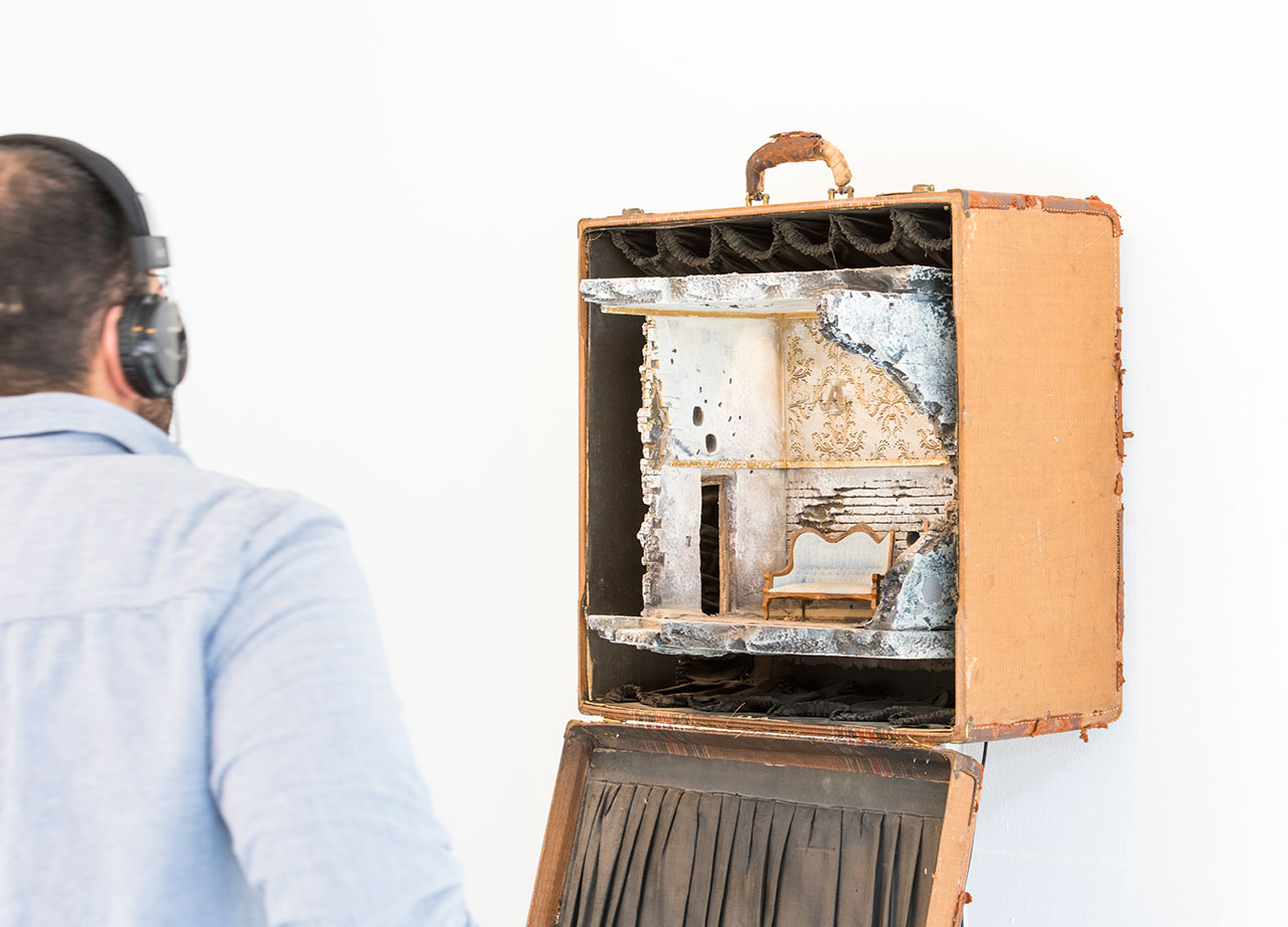 "UNPACKED | Refugee Baggage" 揭示难民真实生活-7