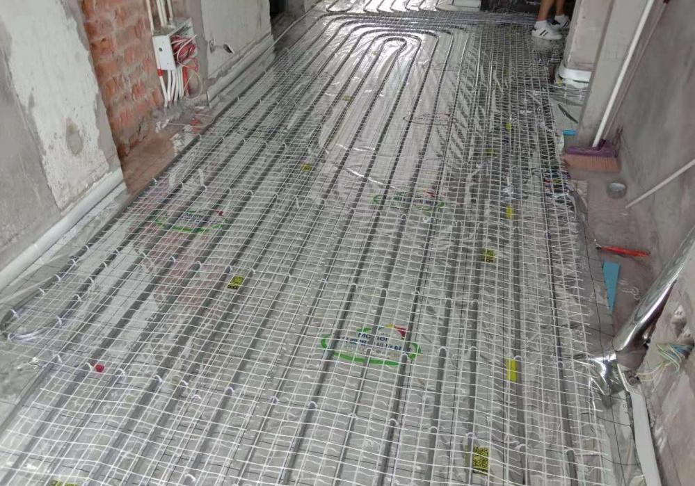 
上海宝山区密山东路毛坯房水地暖安装效果图 -1