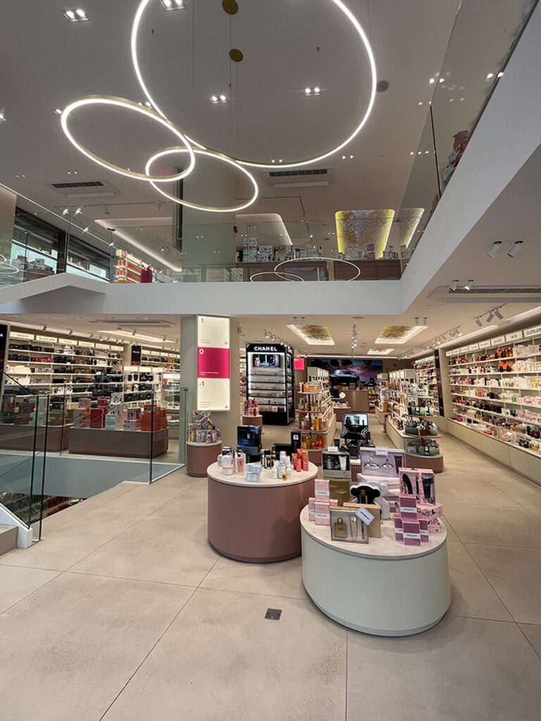 Gala Perfumeries新旗舰店丨安道尔安道尔城丨Gala Perfumeries团队与HMY合作-28