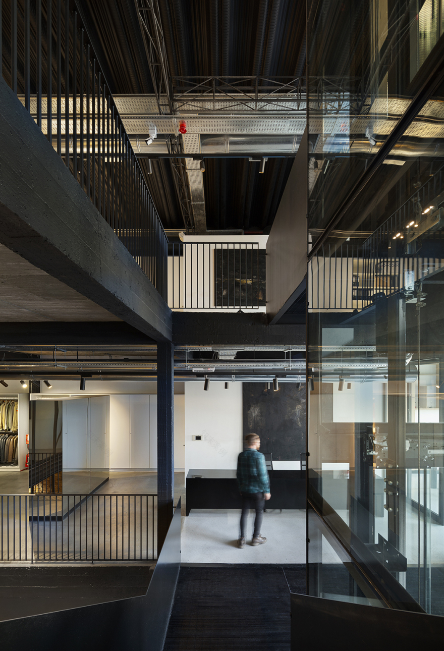 连续能量的转化 | Pedro Livni 的 Isla de Flores St.办公建筑-16