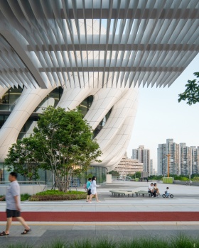 深圳市体育中心丨中国深圳丨LOLA Landscape Architects等