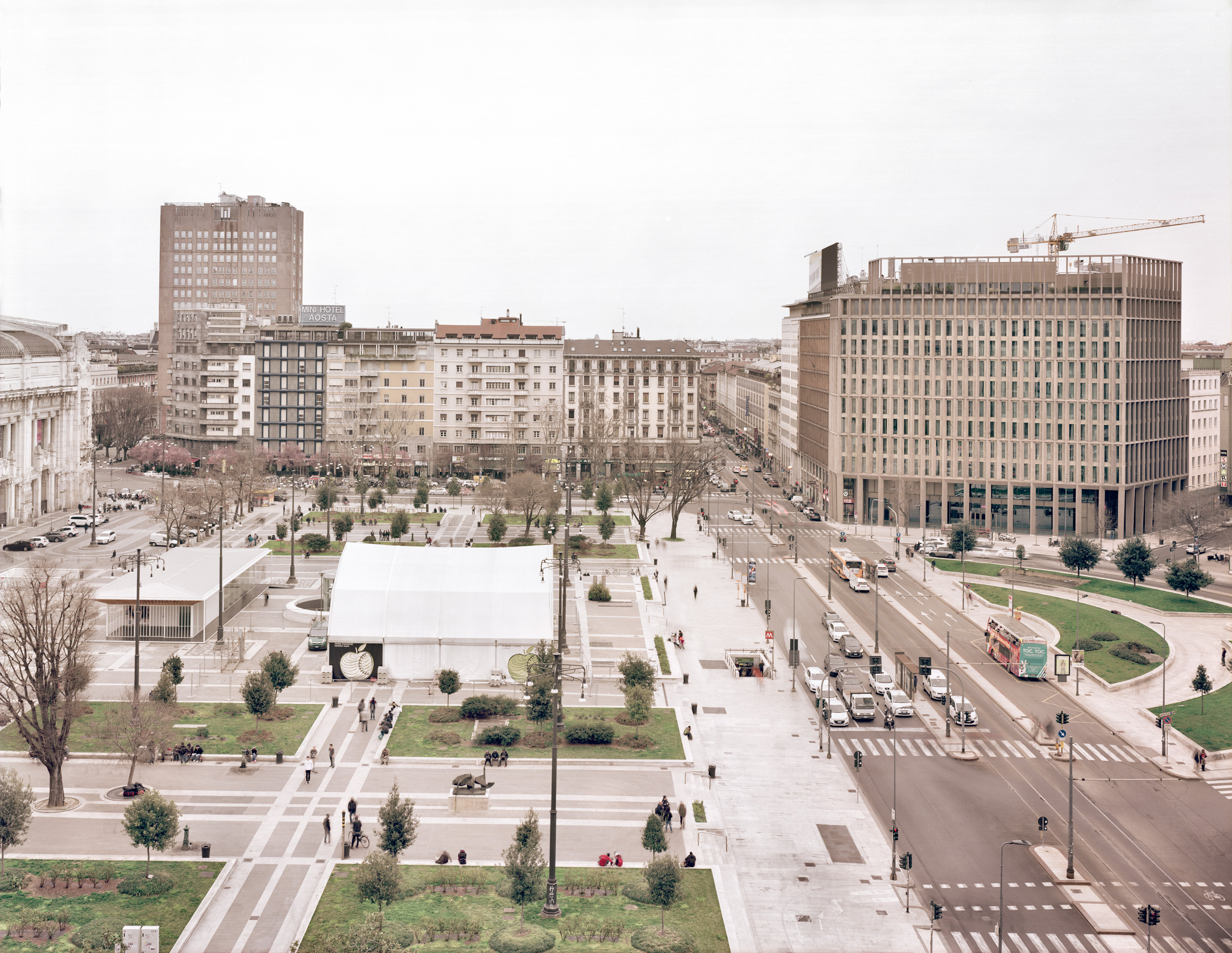 米兰杜卡·达奥斯塔广场酒店 · 旧建筑新生的精致室内设计-0
