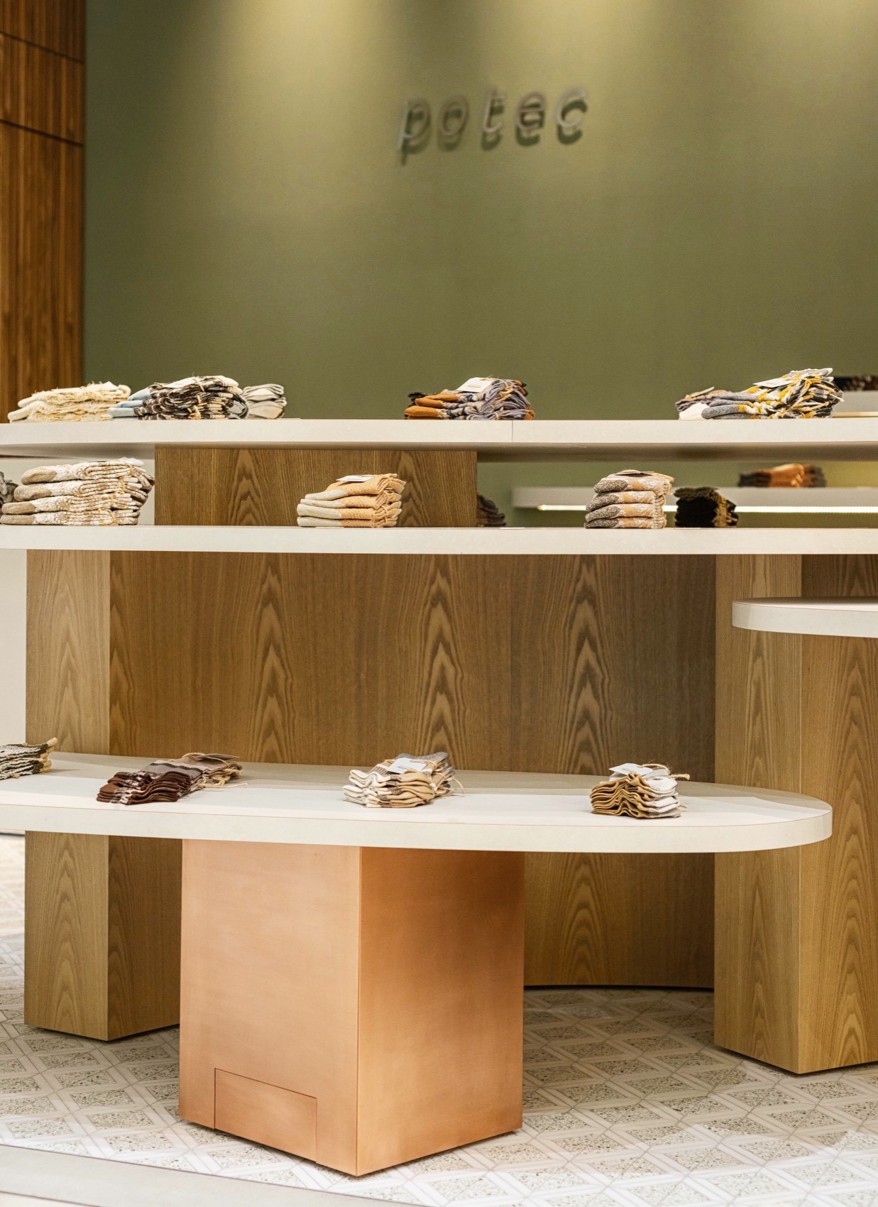 Potec名古屋中日大楼店丨KAMITOPEN,设计师吉田昌弘・田丸明日香-19