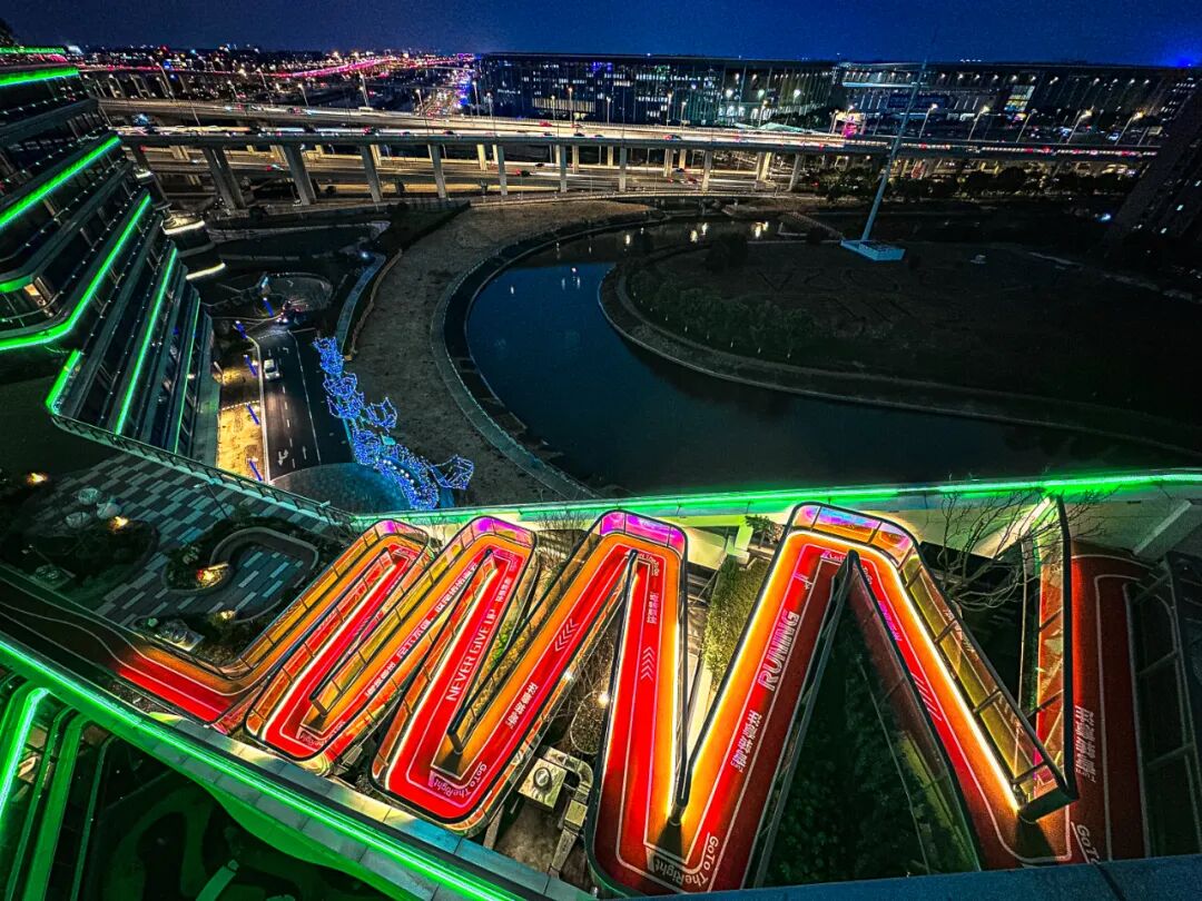 魔都绝美云端彩虹步道，“光之河”美到窒息-42