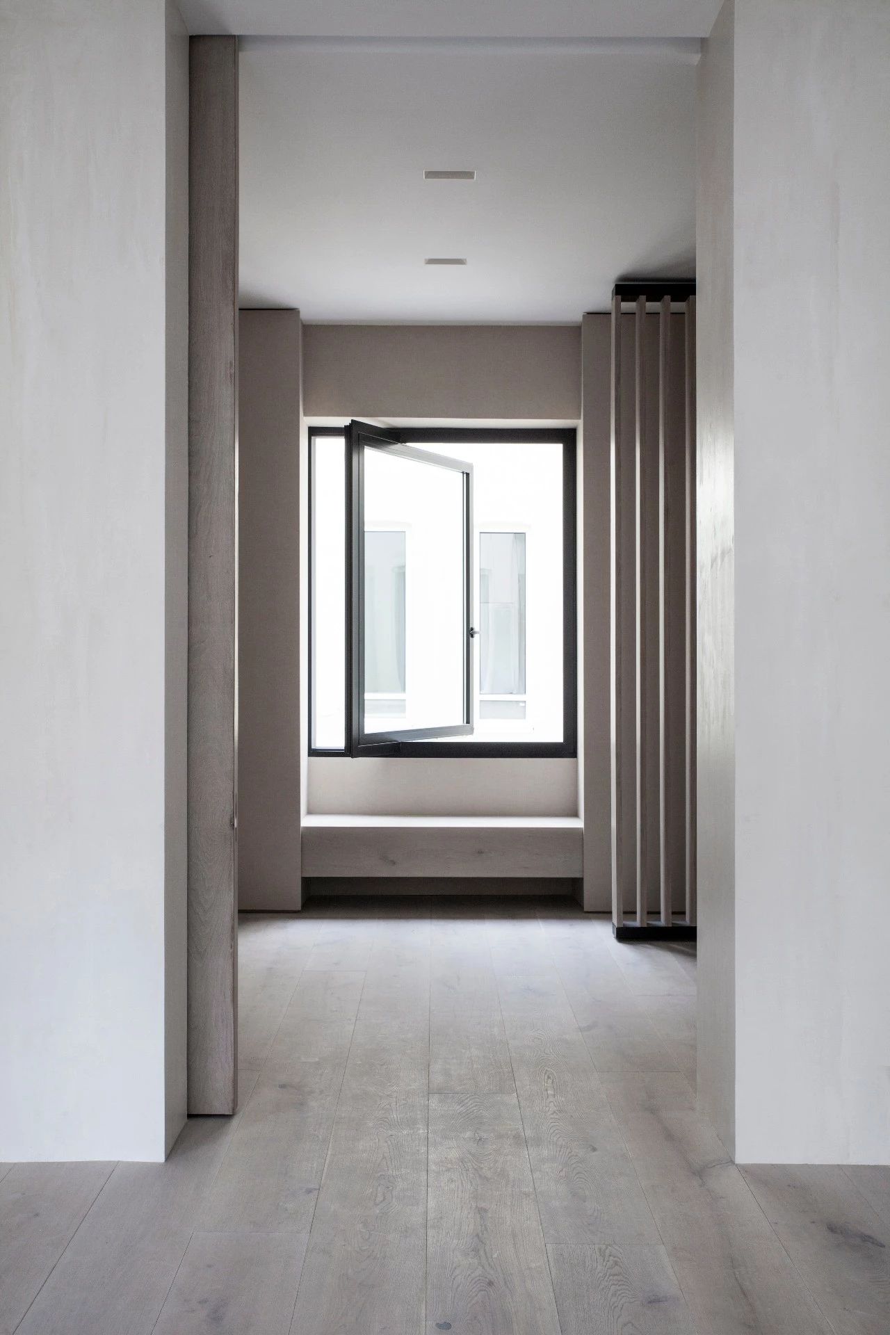 马德里极简住宅-23