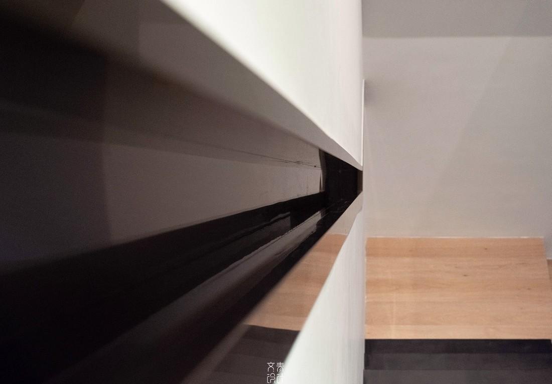 蓝色乳胶漆玄关,水磨石装饰的现代家居设计-20