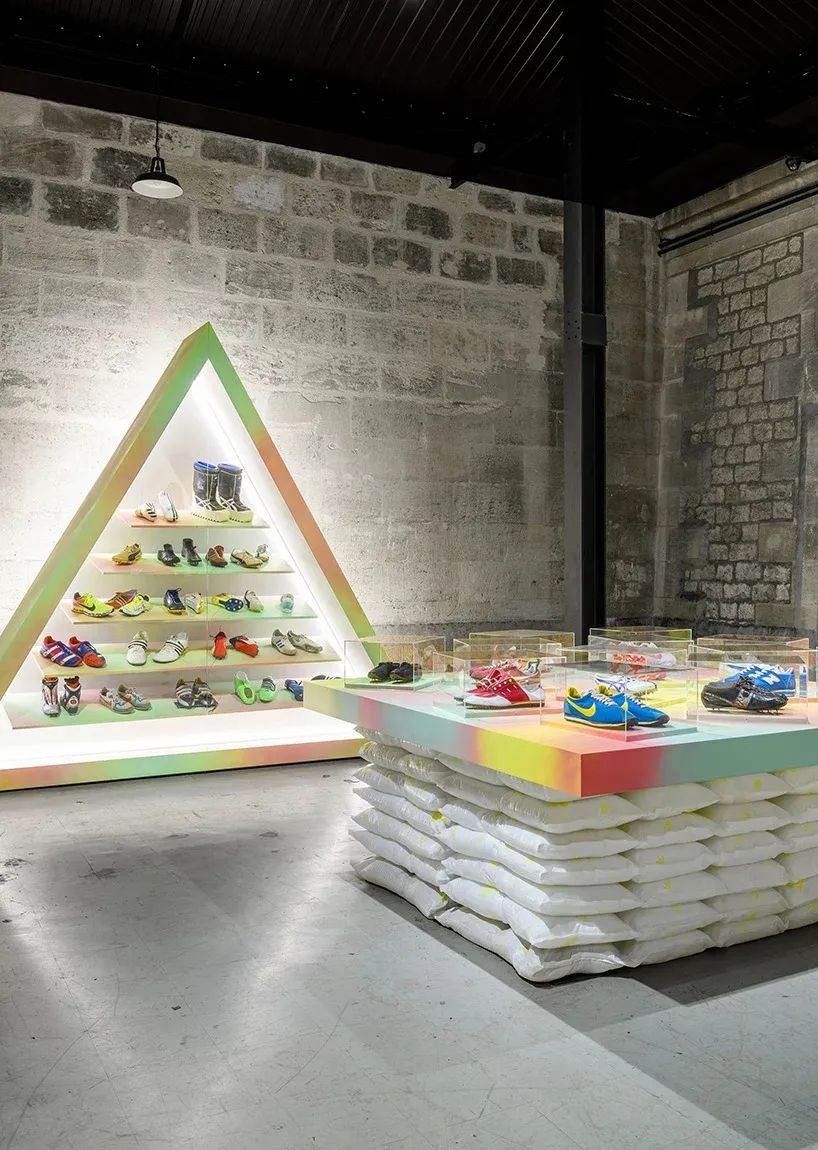 ​Mathieu Lehanneur为sneakers运动鞋“游乐场”设计了丰富多彩的场景-18