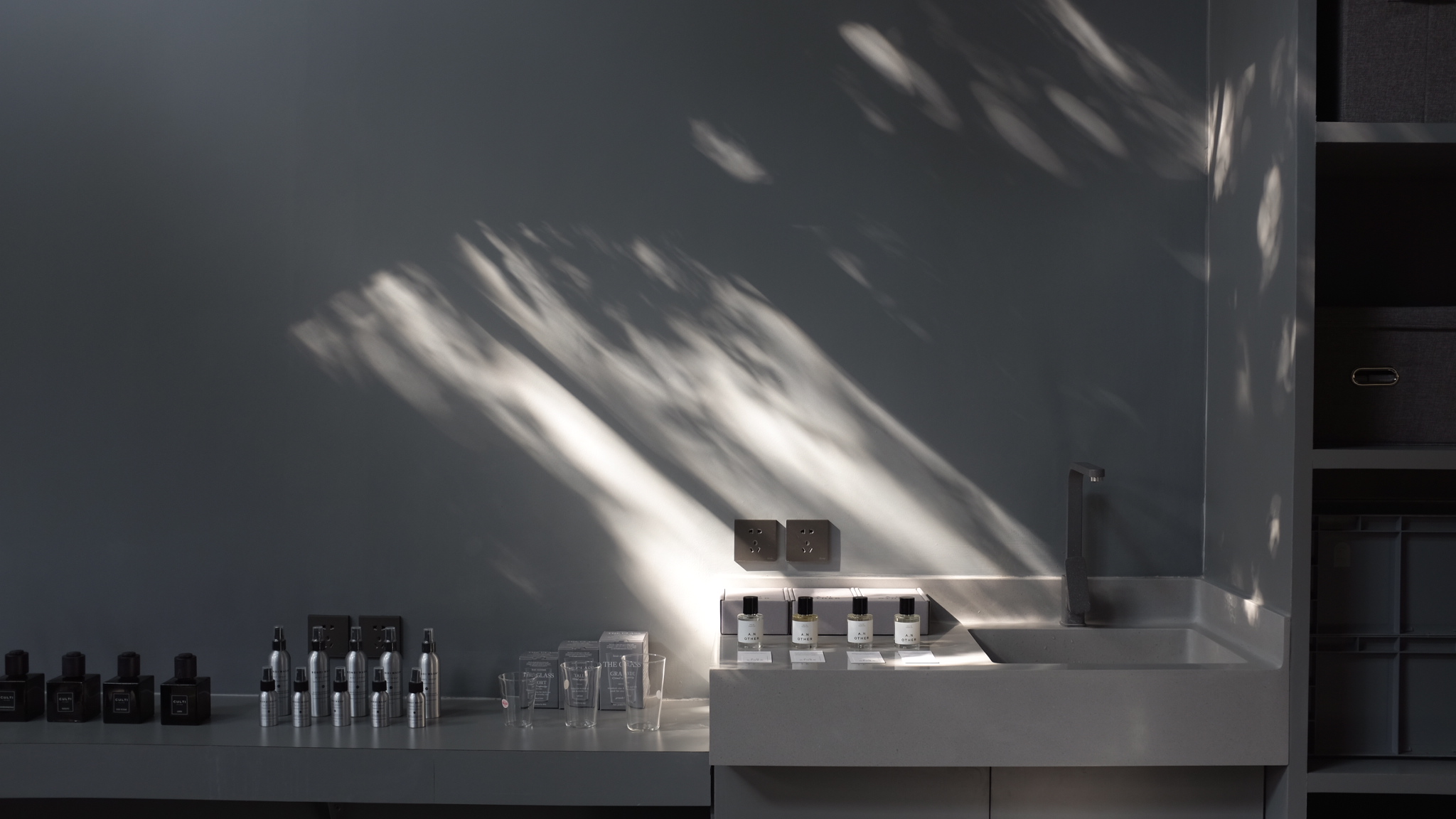 好白商店的“好灰”世界-23