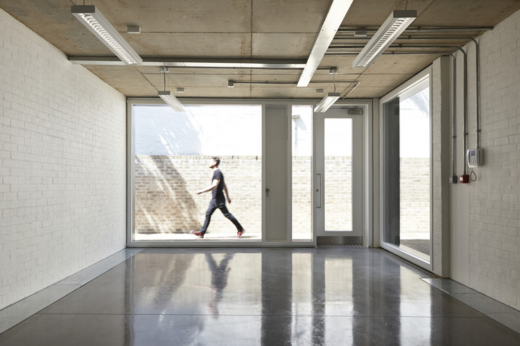 伦敦边缘工业遗址的绿色复兴-11