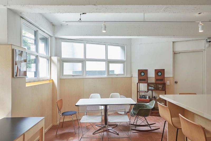 22 平 Wine Bar 的复古魅力-8