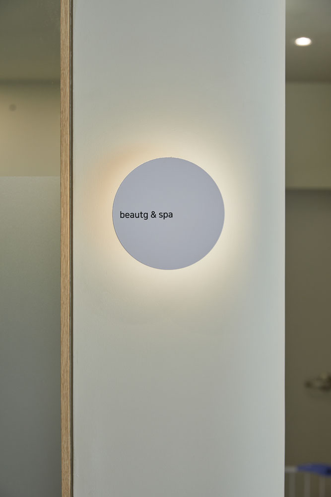 简约清新宠物美容室设计-17