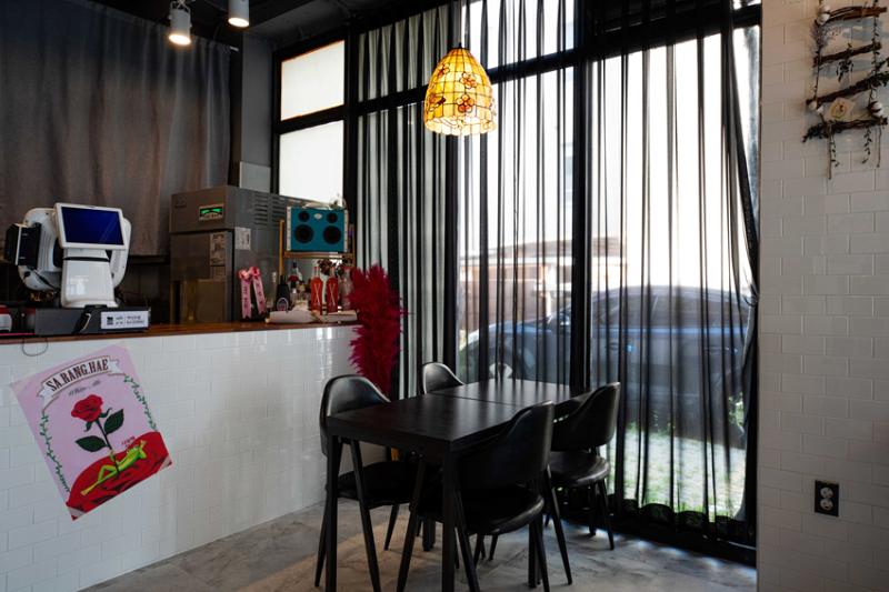 黑白简约 13 坪小酒馆，设计成本大公开-6