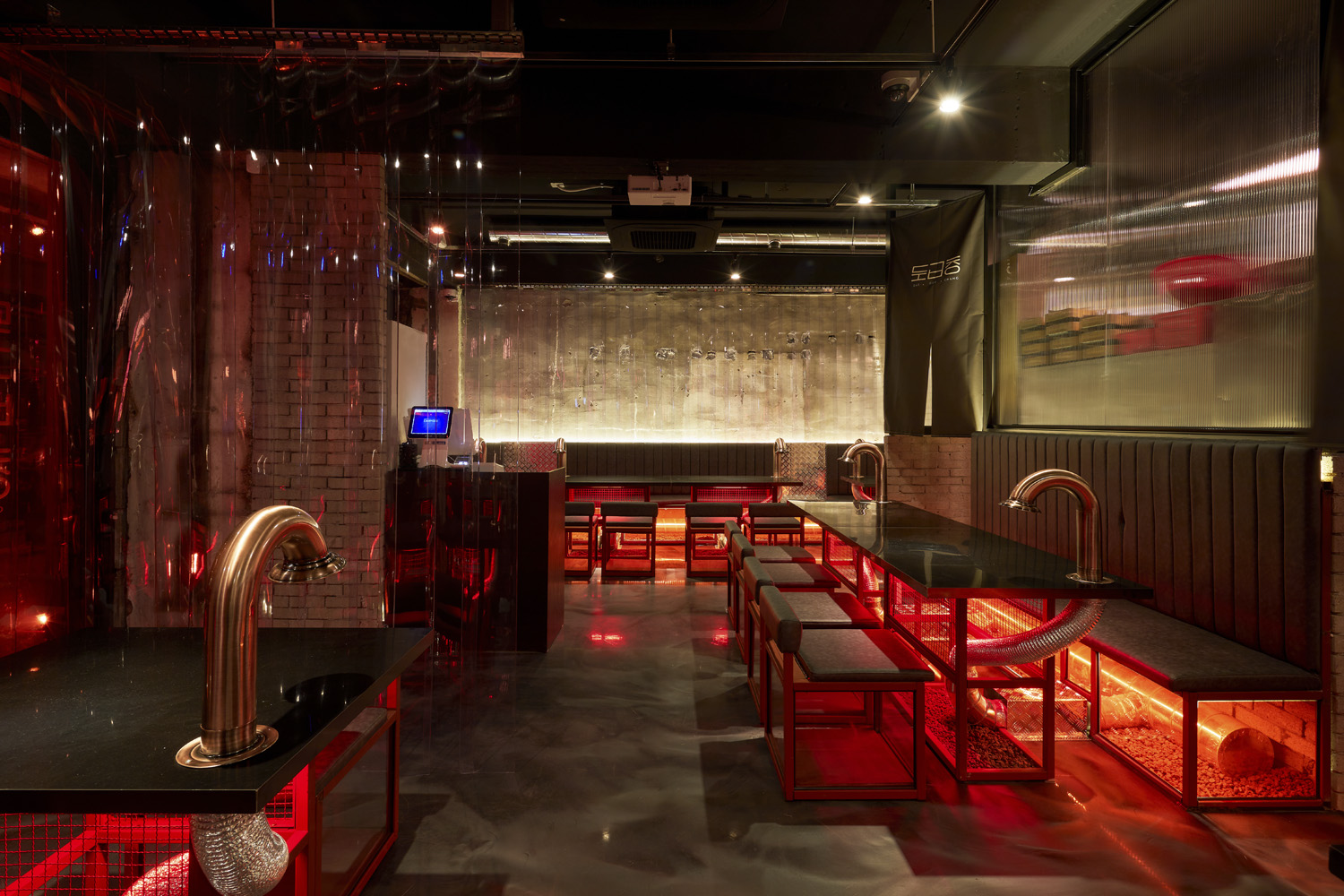 26 平米韩式咖啡厅，明亮灯光营造温馨氛围-4