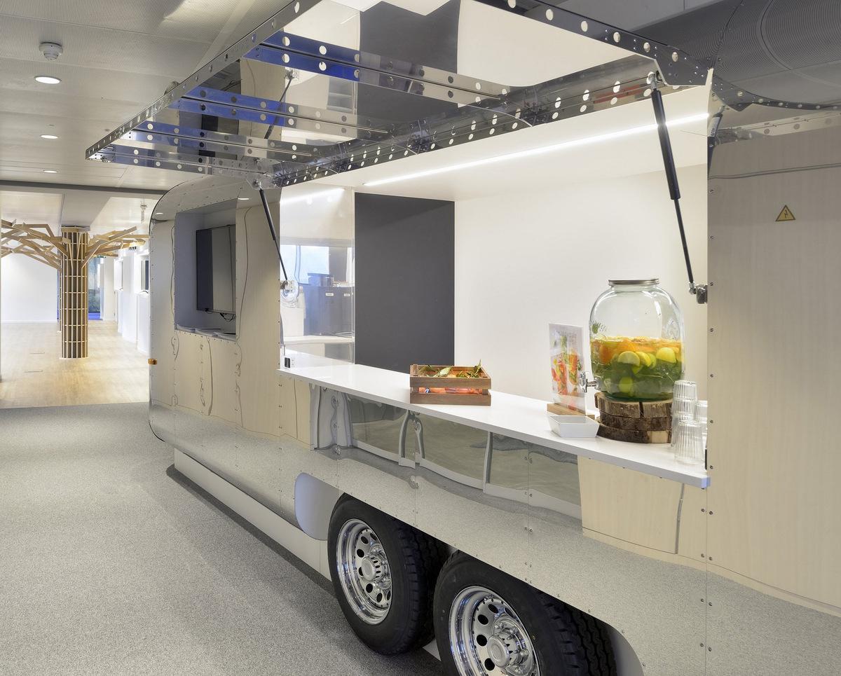 比利时布鲁塞尔 Agoria 科技休闲办公空间-12