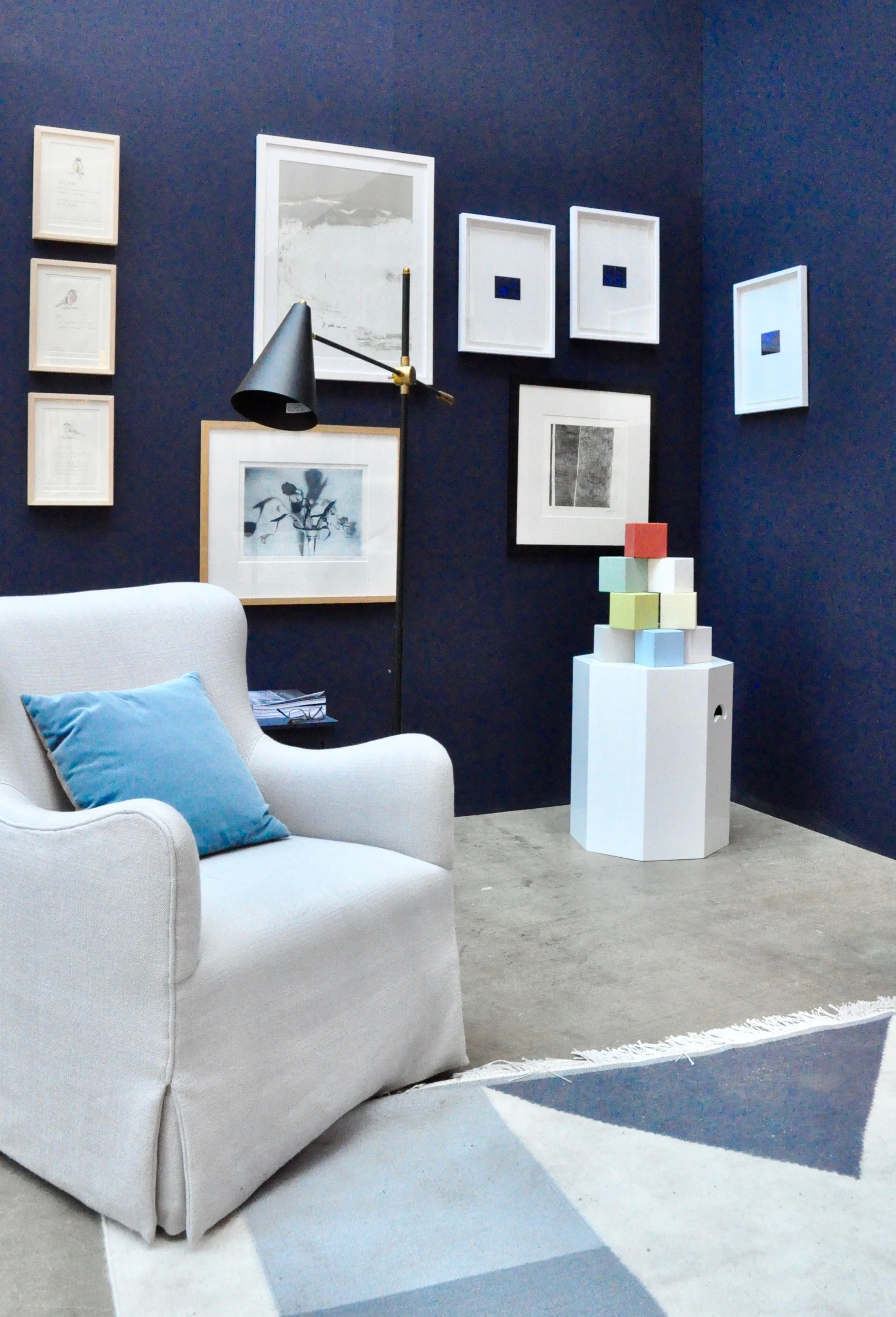 概念展示间；概念体验室 （注：概念展示间和概念体验室需根据实际使用场景二选一，若用于展示概念产品等，概念展示间更合适；若用于让客户体验概念产品等，概念体验室更合适 ） 

如果必须唯一且结合常见情况，这里给出：概念展示间 -14