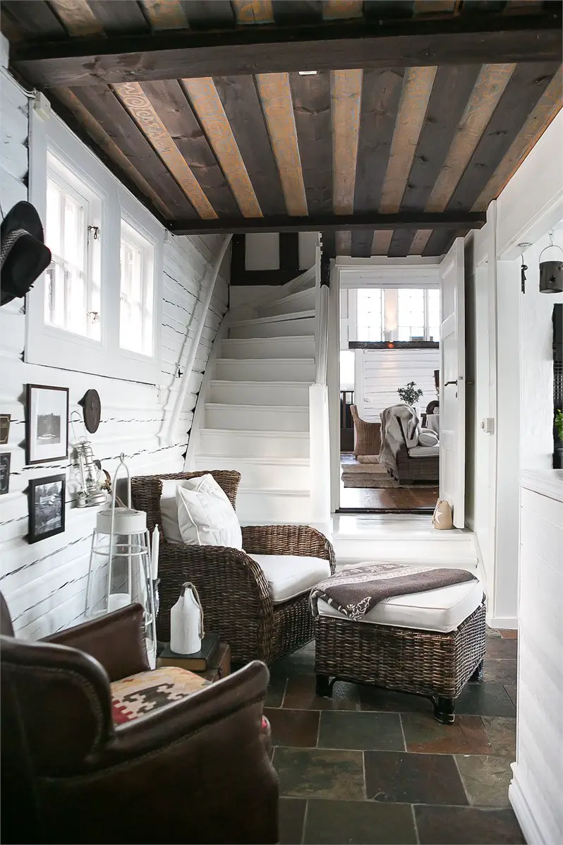 瑞典湖边百年老屋翻新，白色海洋风格度假屋-23