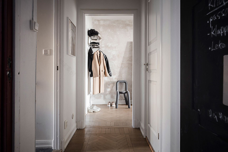 哥德堡 51 平米时尚公寓 | 灰墙砖厨、复古走廊,小空间大创意-35