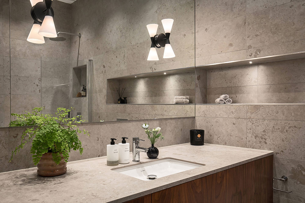 摩登斯堪的纳维亚公寓 | 彩色天花板的惊艳设计-26