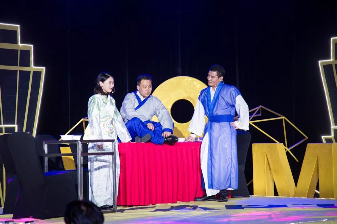 张连泽 | 舞台上的“咖妃”,生活中的设计师“爸爸”-2