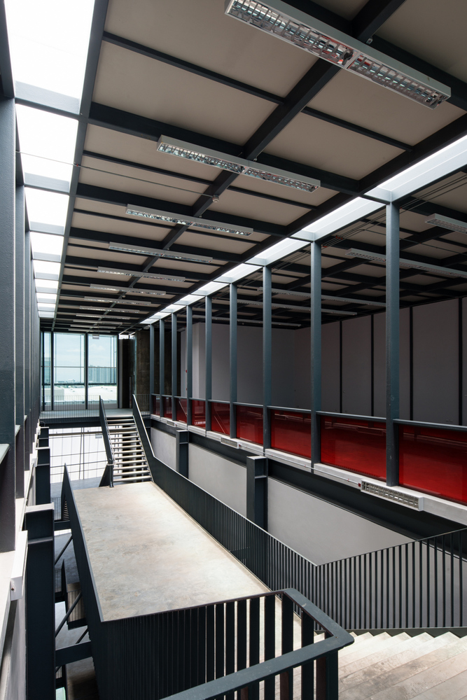 泰国 Silpakorn 大学地标性建筑-51