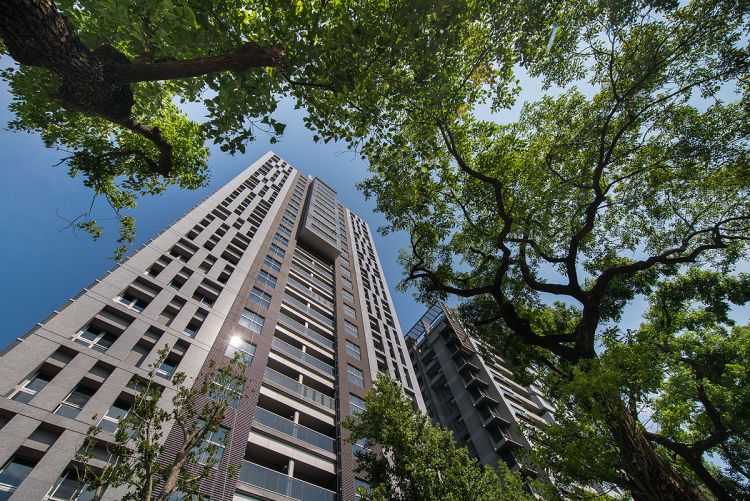 藝術家Luke Edward Hall以豐富色彩為巴黎Les Deux Gares酒店帶來新面貌 - WEHOUSE-11