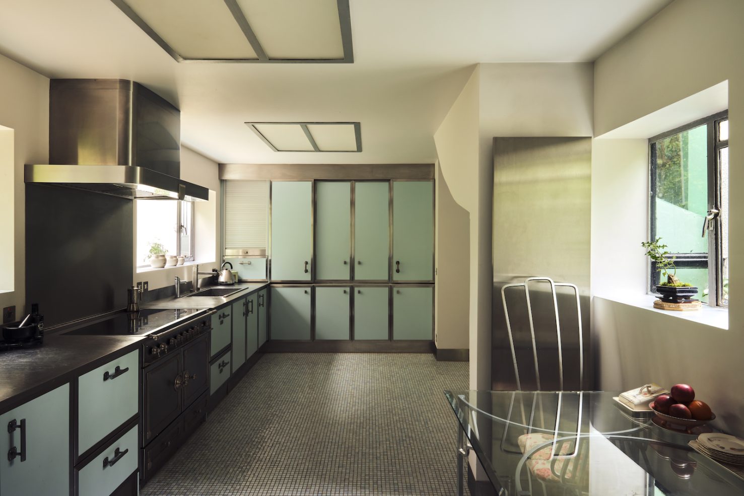 Первая модернистская вилла в Англии выставлена на продажу-7