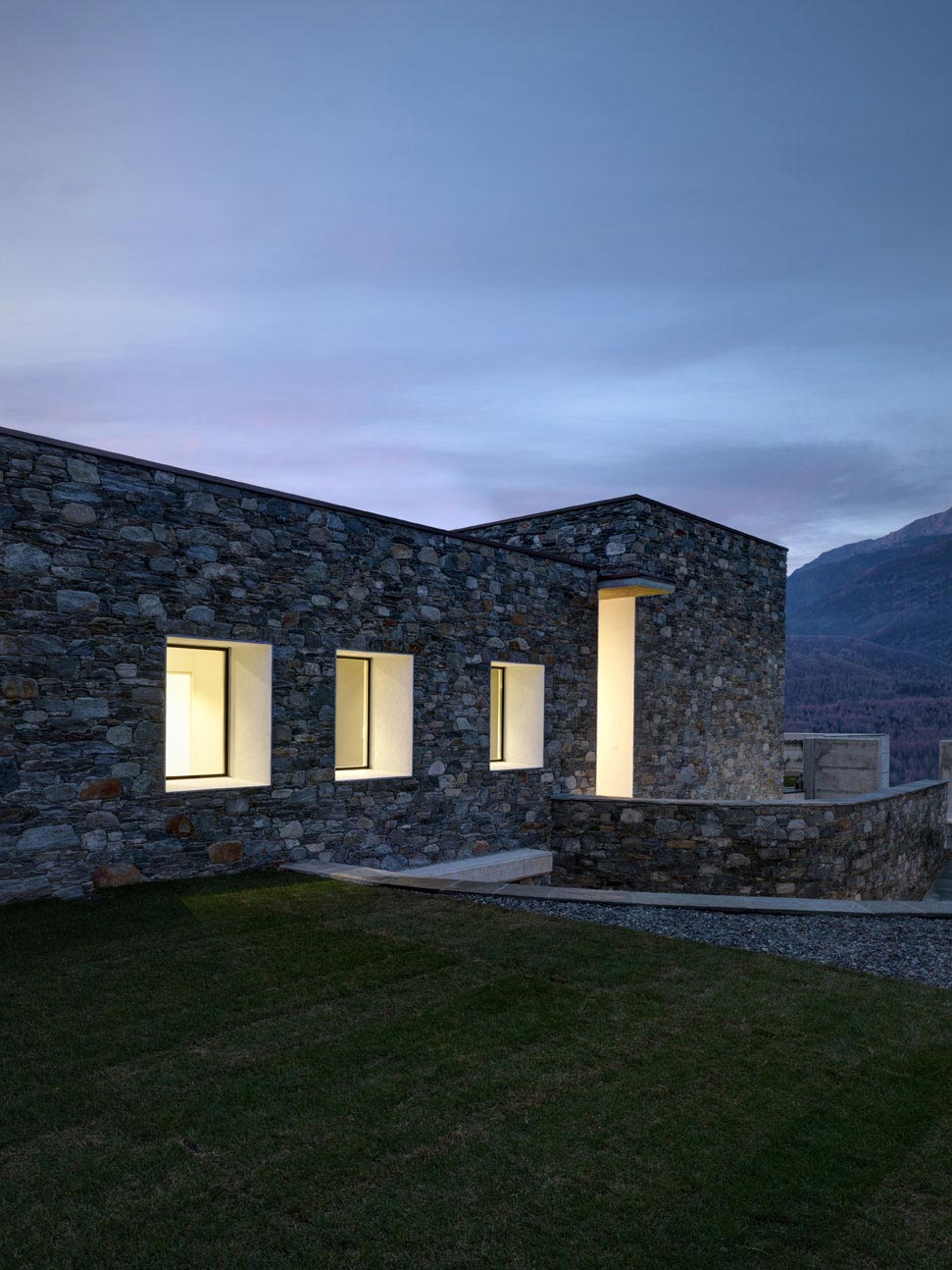 意大利阿尔卑斯山脉的绿色住宅-32