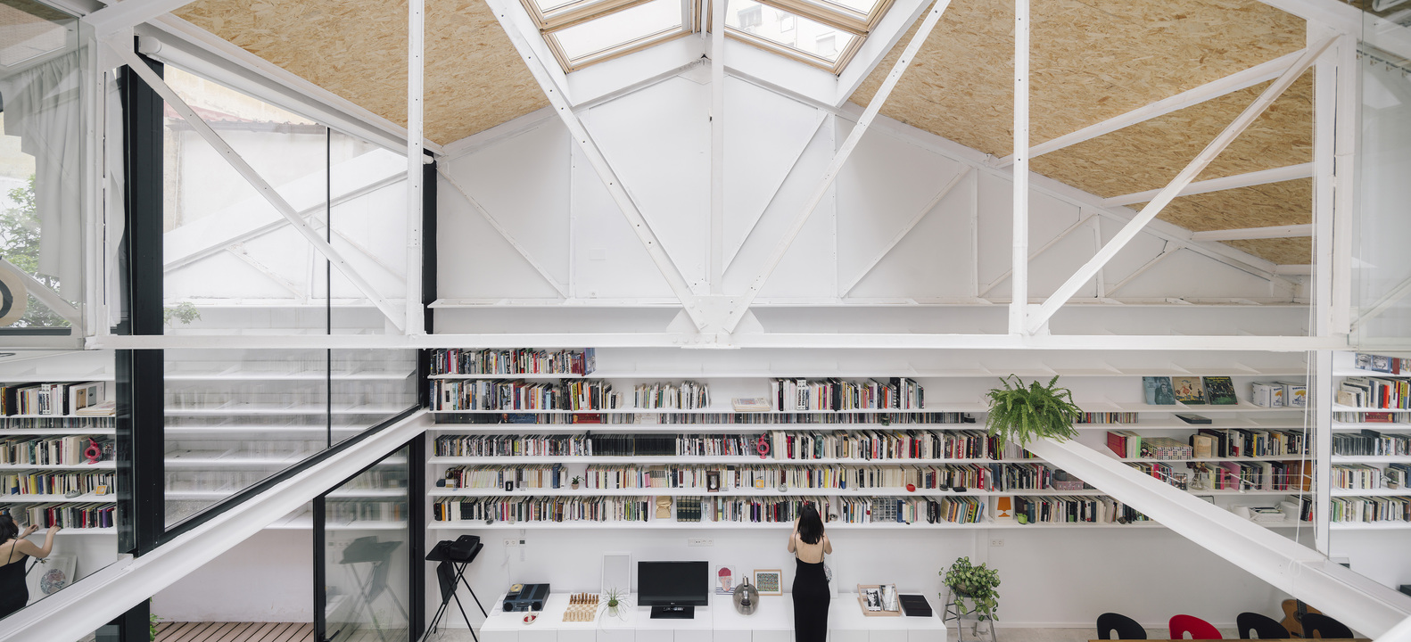 西班牙废弃仓库变身创意办公区丨RuizEsquíroz-19