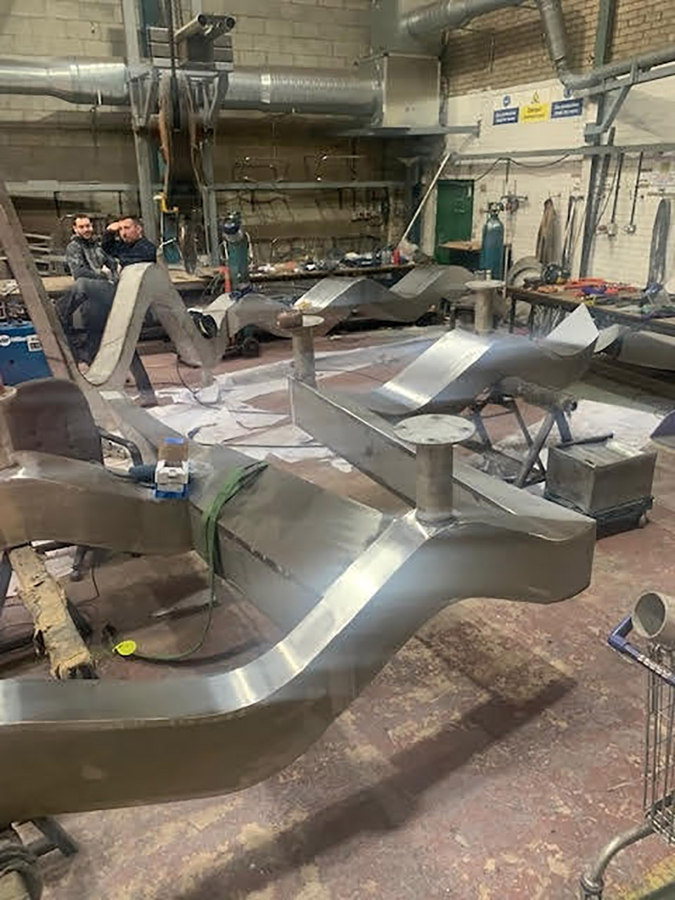 《狂野之生》· 历史遗址上的互动公共艺术装置丨英国丨NEON-35