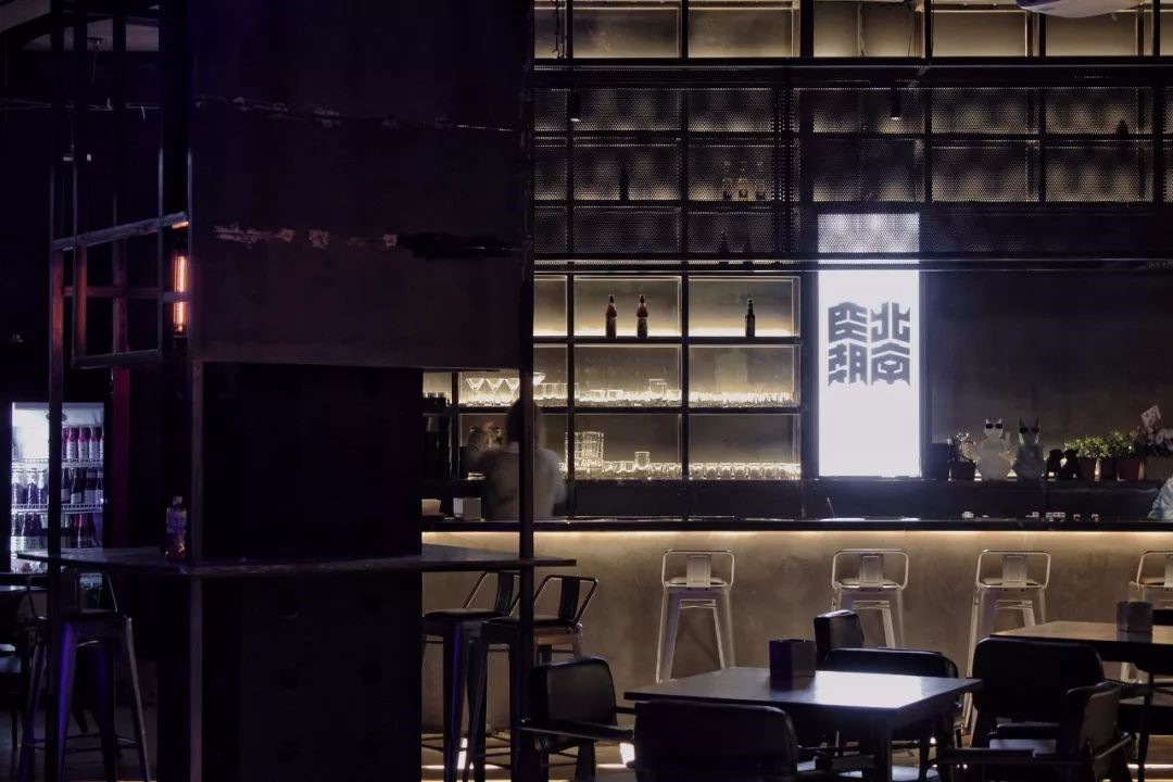 水泥工业风酒吧,诠释现代空间美学-9
