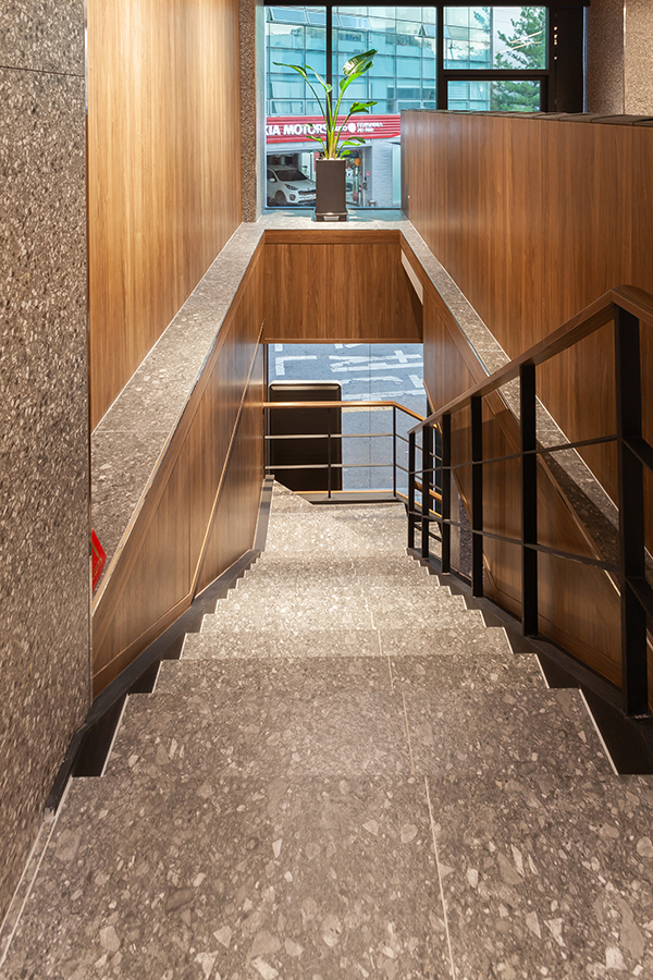 首尔 58 平米海景专卖店，极简奢华空间设计-23