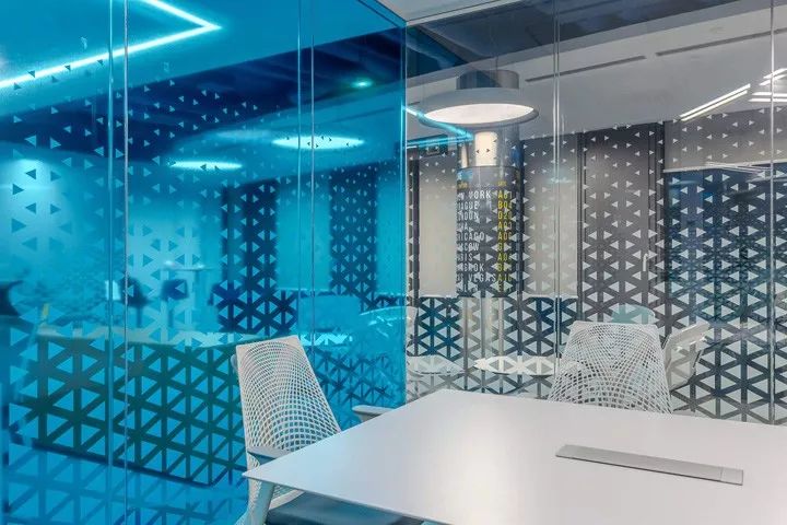 科幻未来主义元素融入的 Thales 泰雷兹办公室设计-23