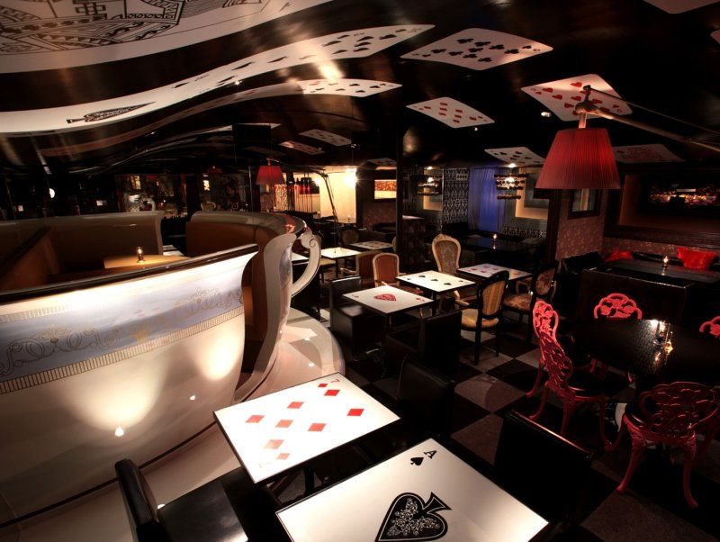 Тематические рестораны Алиса в стране чудес - 40 фото интерьеров-17